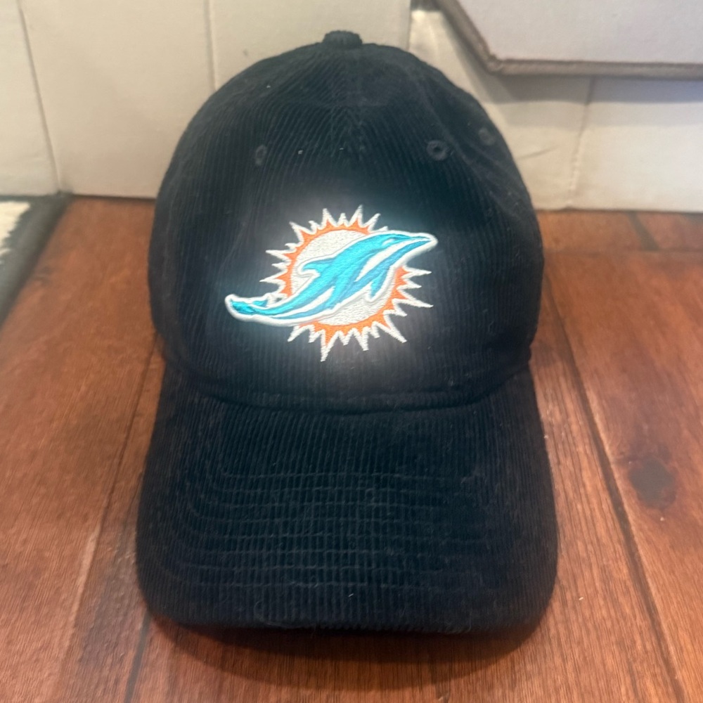 NEW ERA MIAMI DOLPHINS CORDUROY UNISEX ADJUSTABLE CAP, ONE SIZE, BLACK